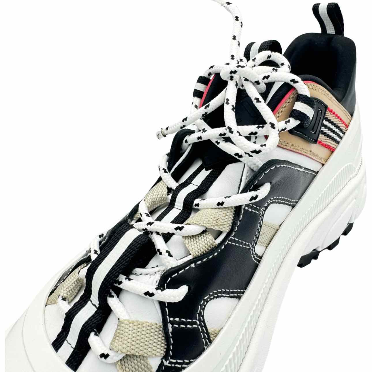 Burberry Arthur Icone Stripe Sneaker
