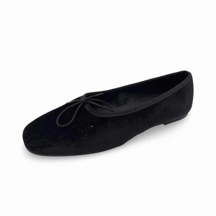 Everlane Shoe
