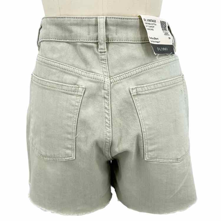 DL1961 Short
