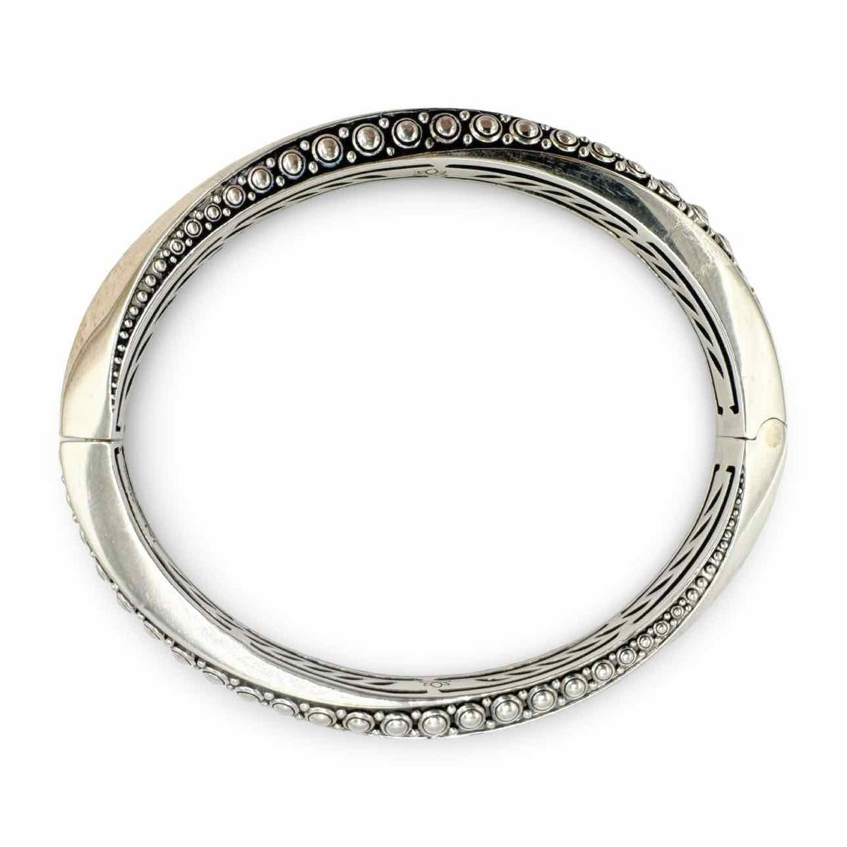 JAI — Hinged bangle bracelet
