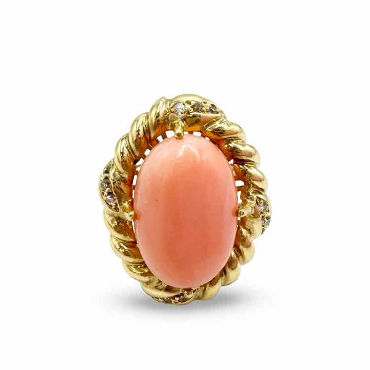 18K ring w/coral and diamonds
