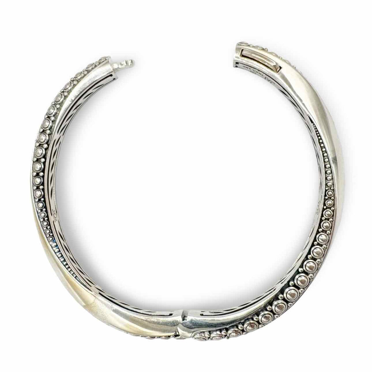 JAI — Hinged bangle bracelet
