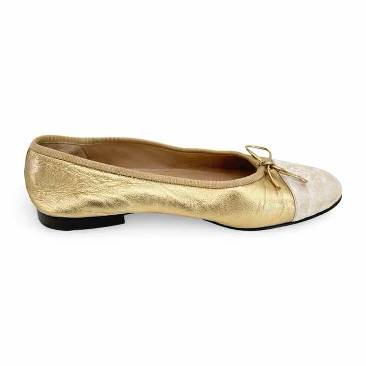 Chanel Good Leather and Beige Silk Ballet-shoes
