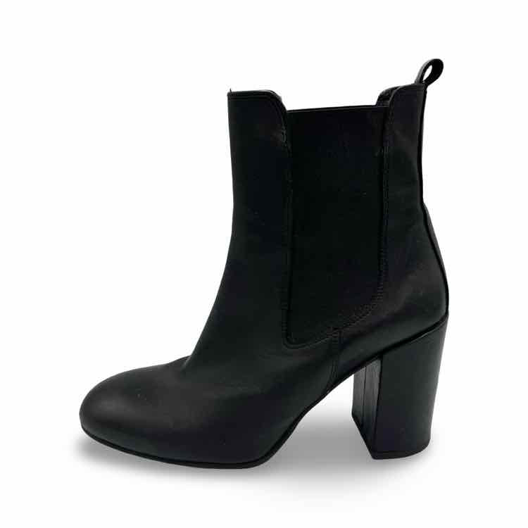 Barneys New York Boot
