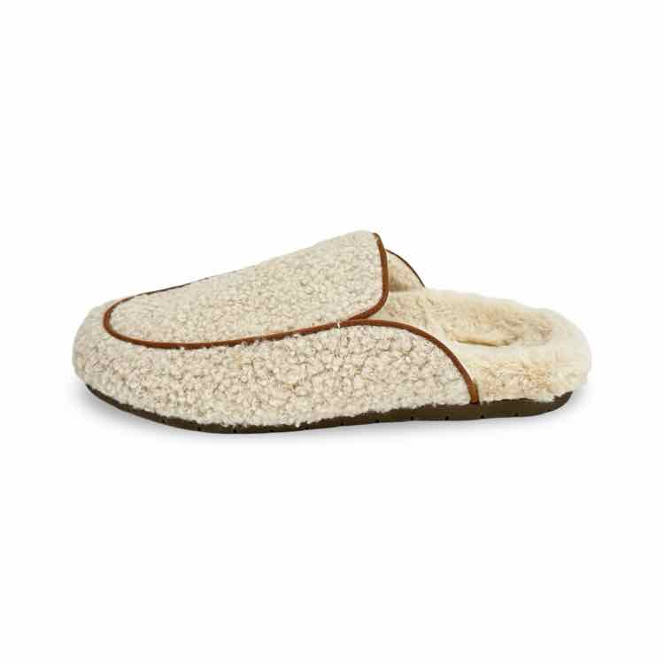 Vionic Cream Slippers
