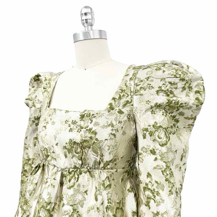 Hyacinth House Top

