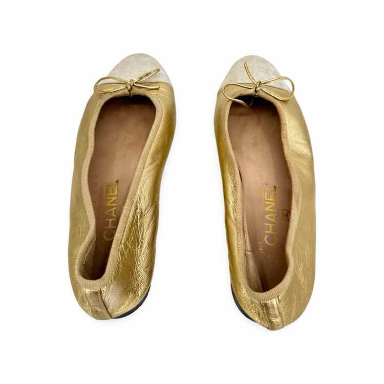 Chanel Good Leather and Beige Silk Ballet-shoes
